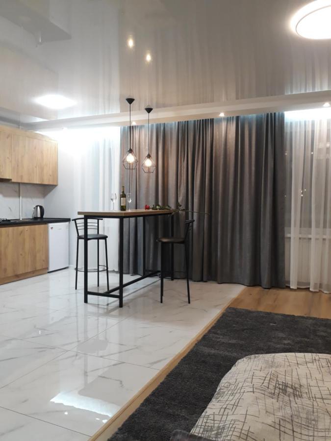 Апартаменты На Проспекте Почтовый Krywyj Rih Exterior foto