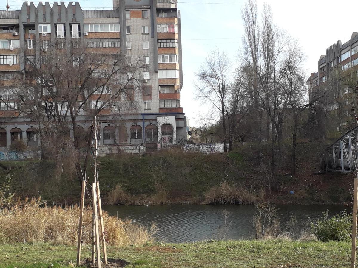 Апартаменты На Проспекте Почтовый Krywyj Rih Exterior foto
