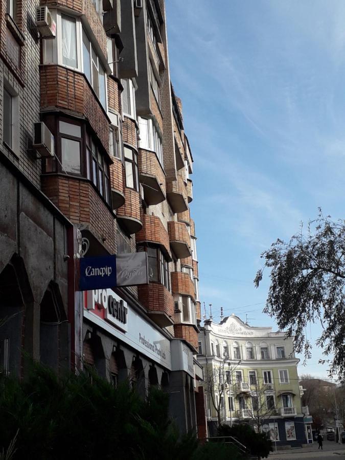 Апартаменты На Проспекте Почтовый Krywyj Rih Exterior foto
