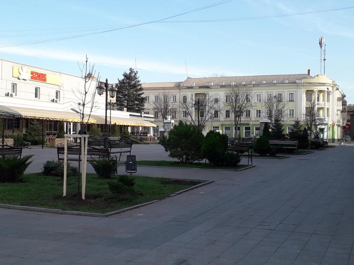 Апартаменты На Проспекте Почтовый Krywyj Rih Exterior foto
